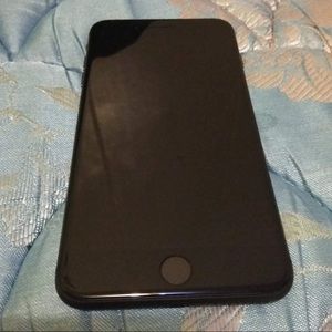 T-mobile IPhone 8 Plus (Unlocked)